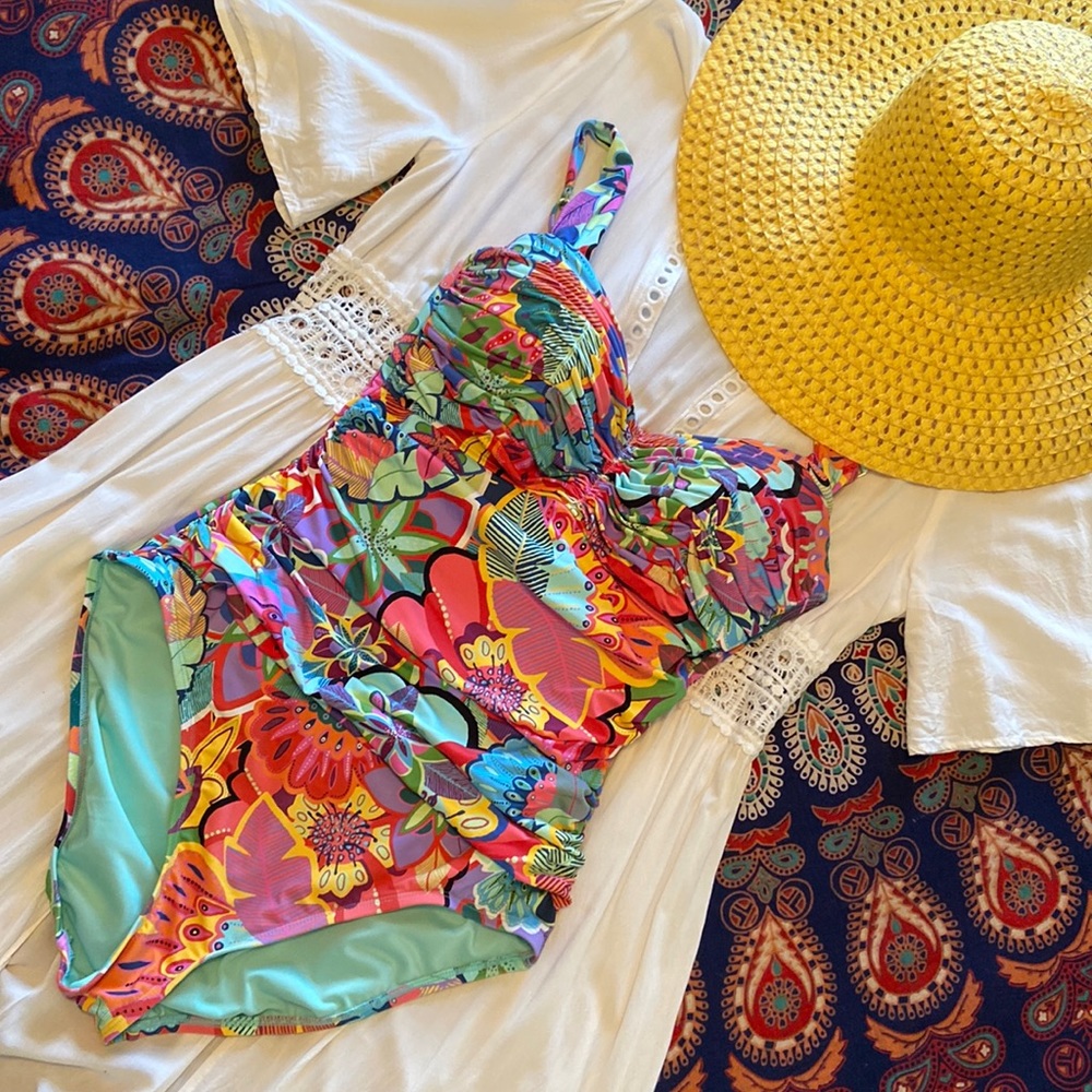 Gottex Retro Inspired Bombshell One Piece Swimsuit